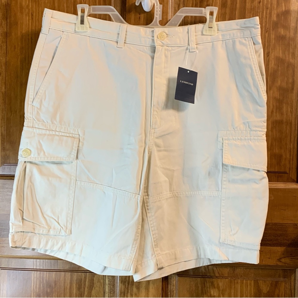 NWT Lands End Men’s Mr Spring White Cargo Short size 36